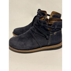 Born Tarkiln ankle boots in distressed blue suede with wraparound laces sz 8